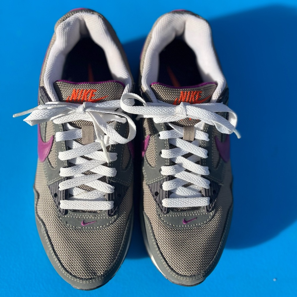 Nike Air women’s running shoes - Picture 4 of 5
